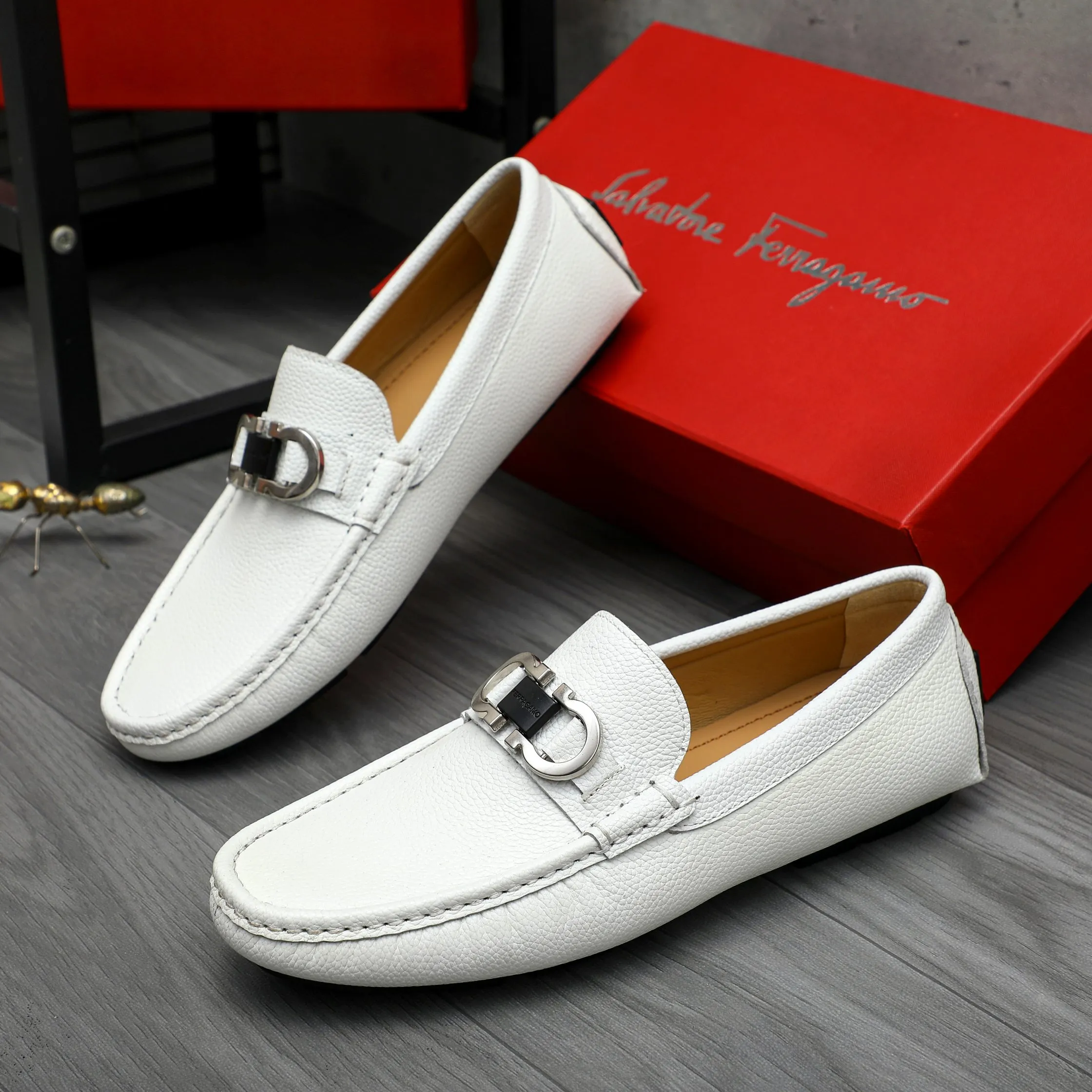 Men's shoes 💰p420 Product trademark: Ferragamo " Ferragamo ] Casual slip-on men's shoes Regular size: 38-44 Product materials: Selected pebbled cowhide upper, sheepskin lining, original rubber outsole
